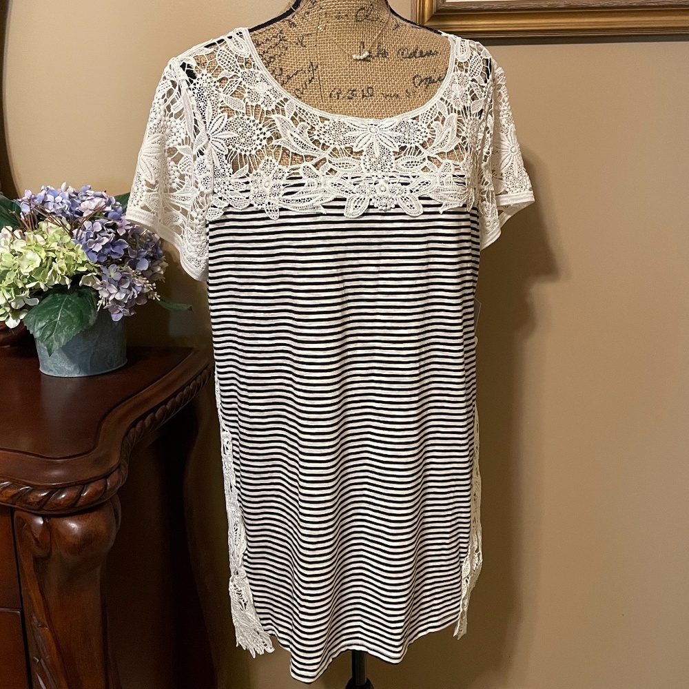 Hannah Striped Tunic with Beautiful Lace XL NWT!